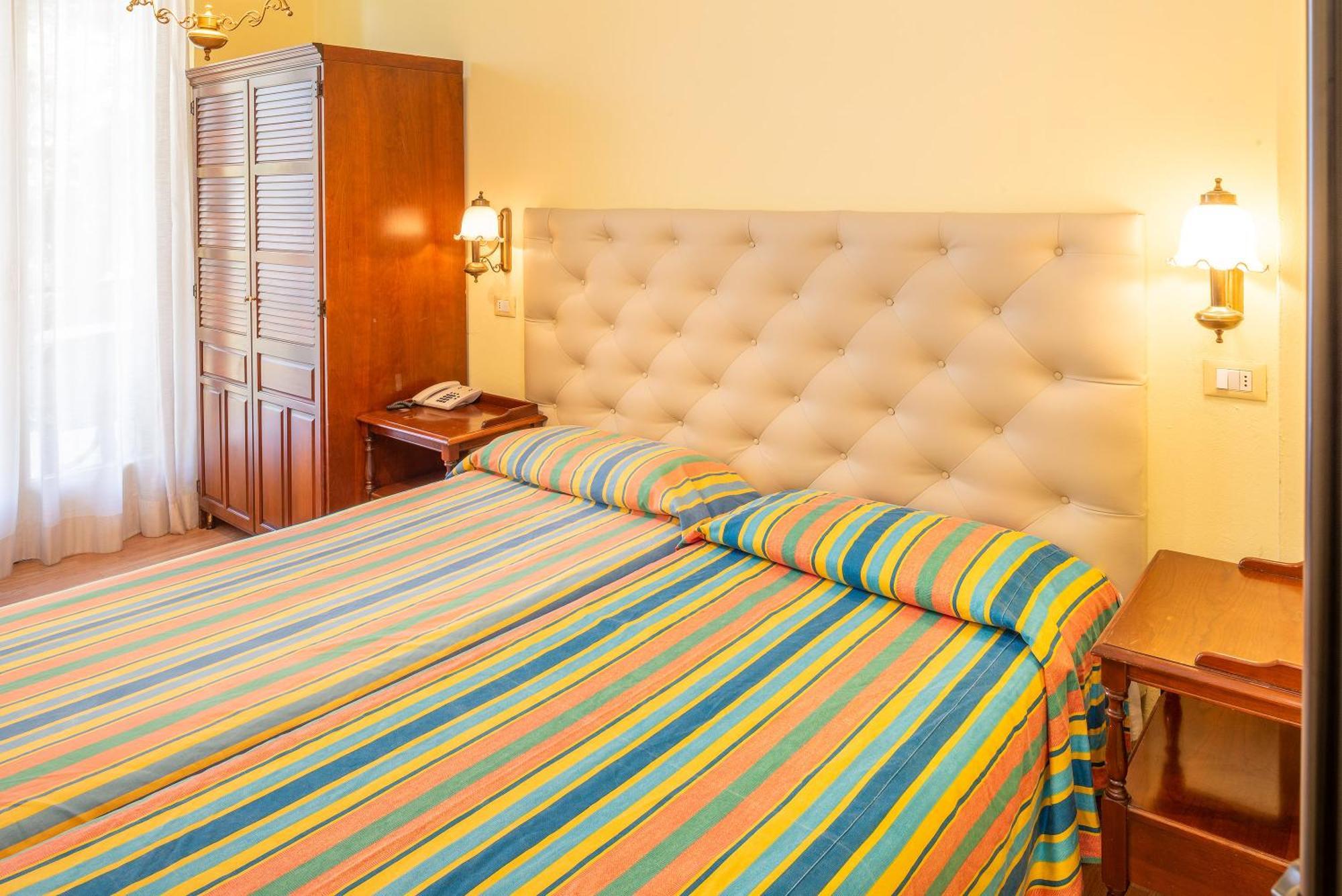 Hotel Palme & Suite การ์ดา ภายนอก รูปภาพ
